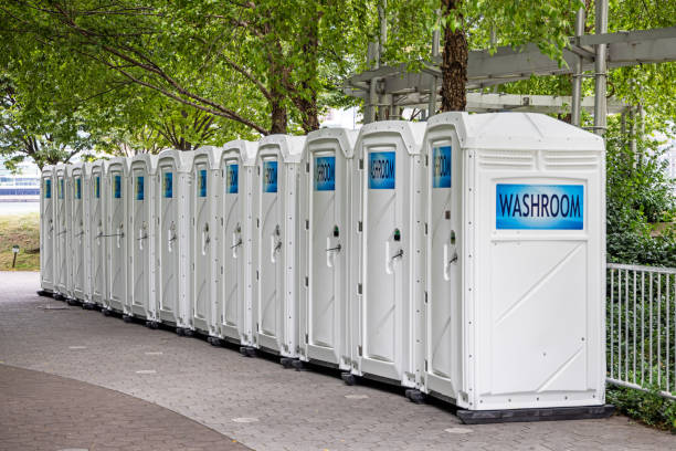 Best Luxury portable toilet rental  in Grinnell, IA